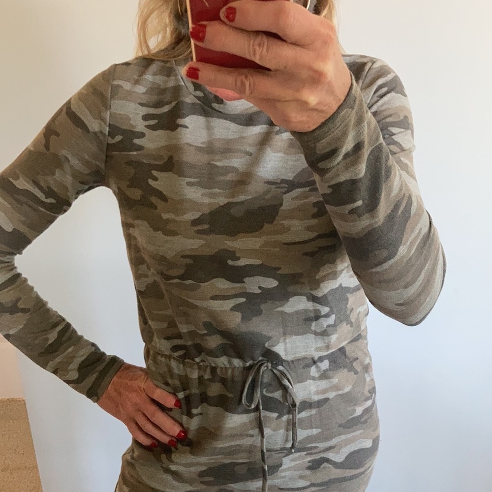 Camo Long Sleeve Dress - Picture 6 of 11